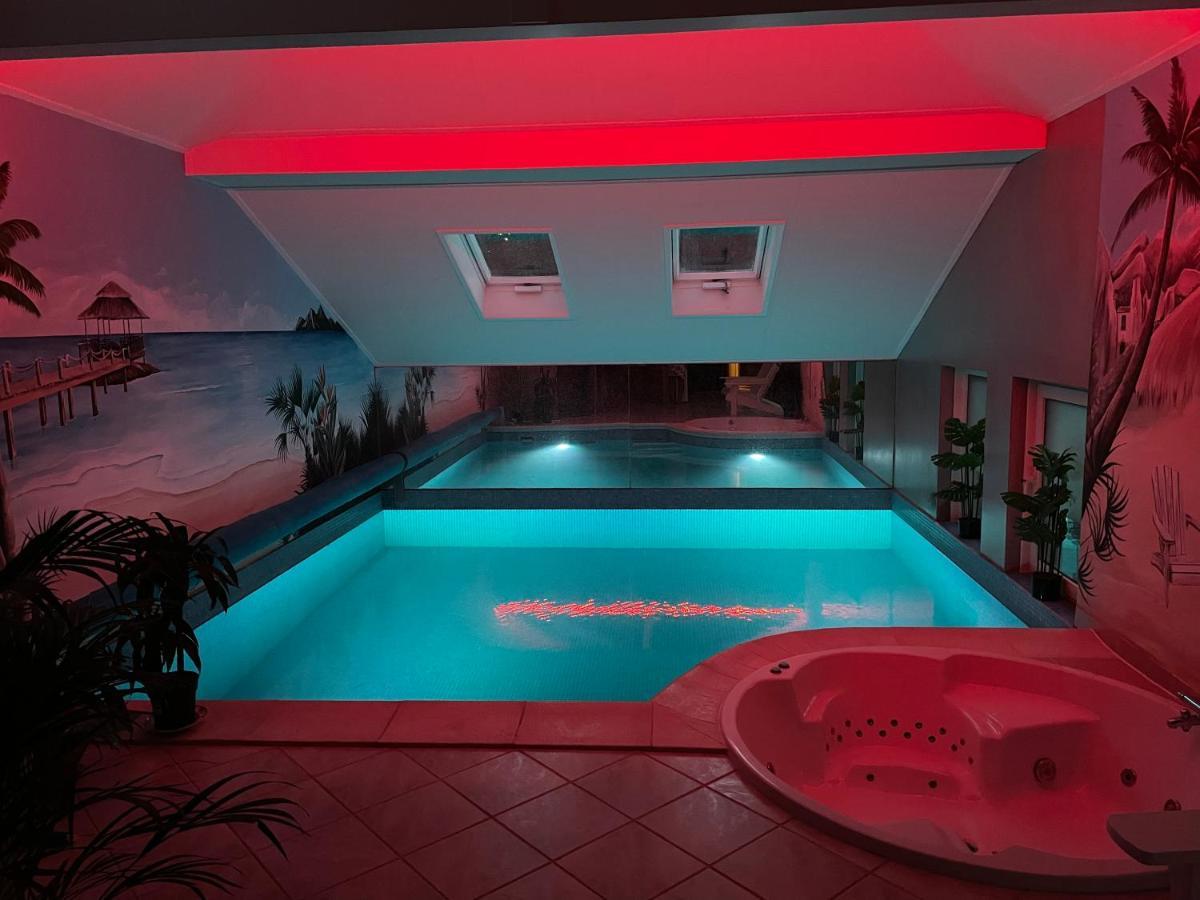 Met Privé Zwembad En Sauna Affittacamere *